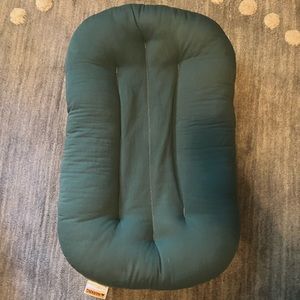 Snuggle Me Organic infant lounger